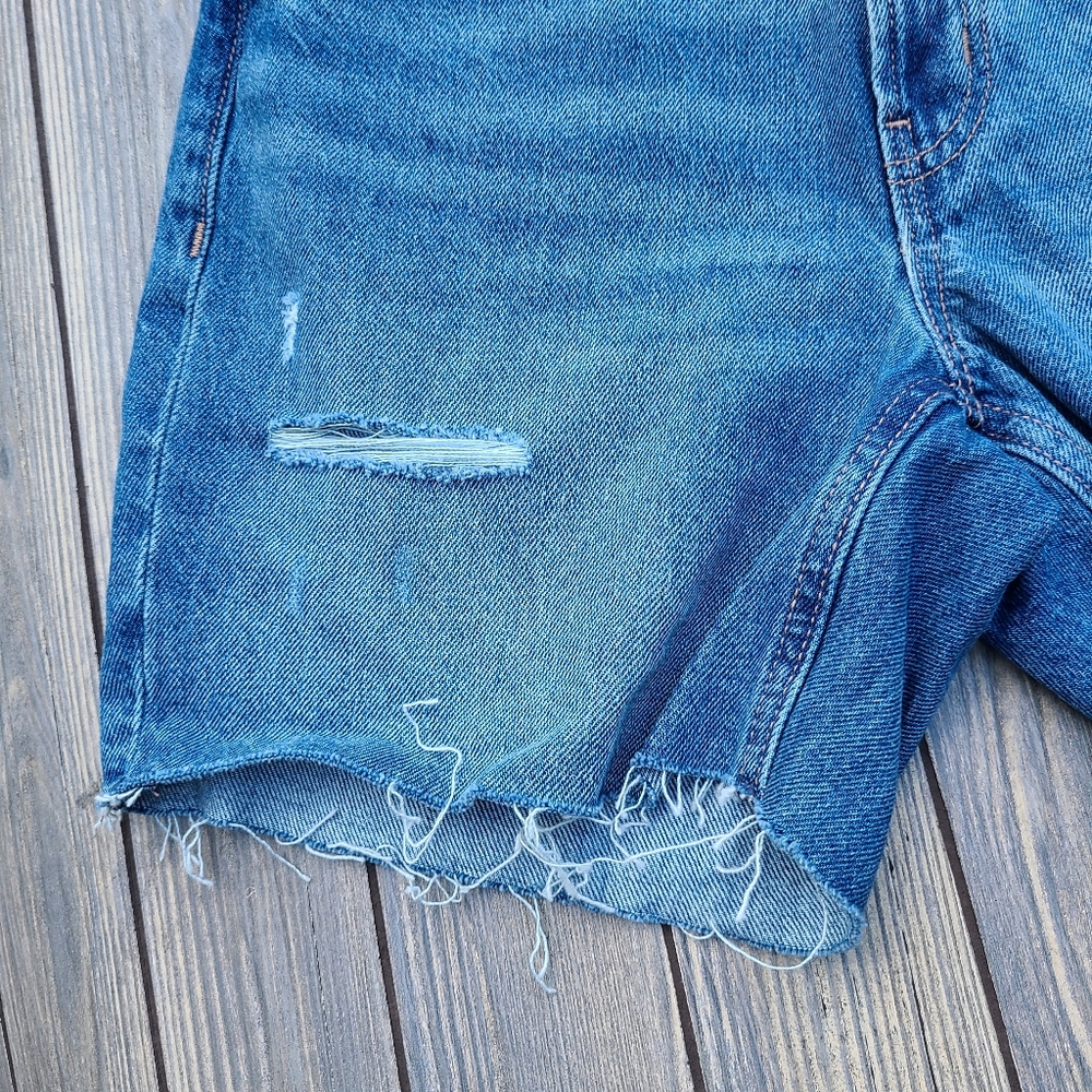 Old Navy High Waist Denim Shorts - Picture 4 of 9